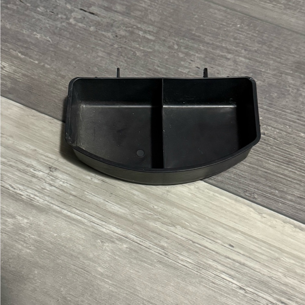 Black Plastic Divider Tray for pet crate